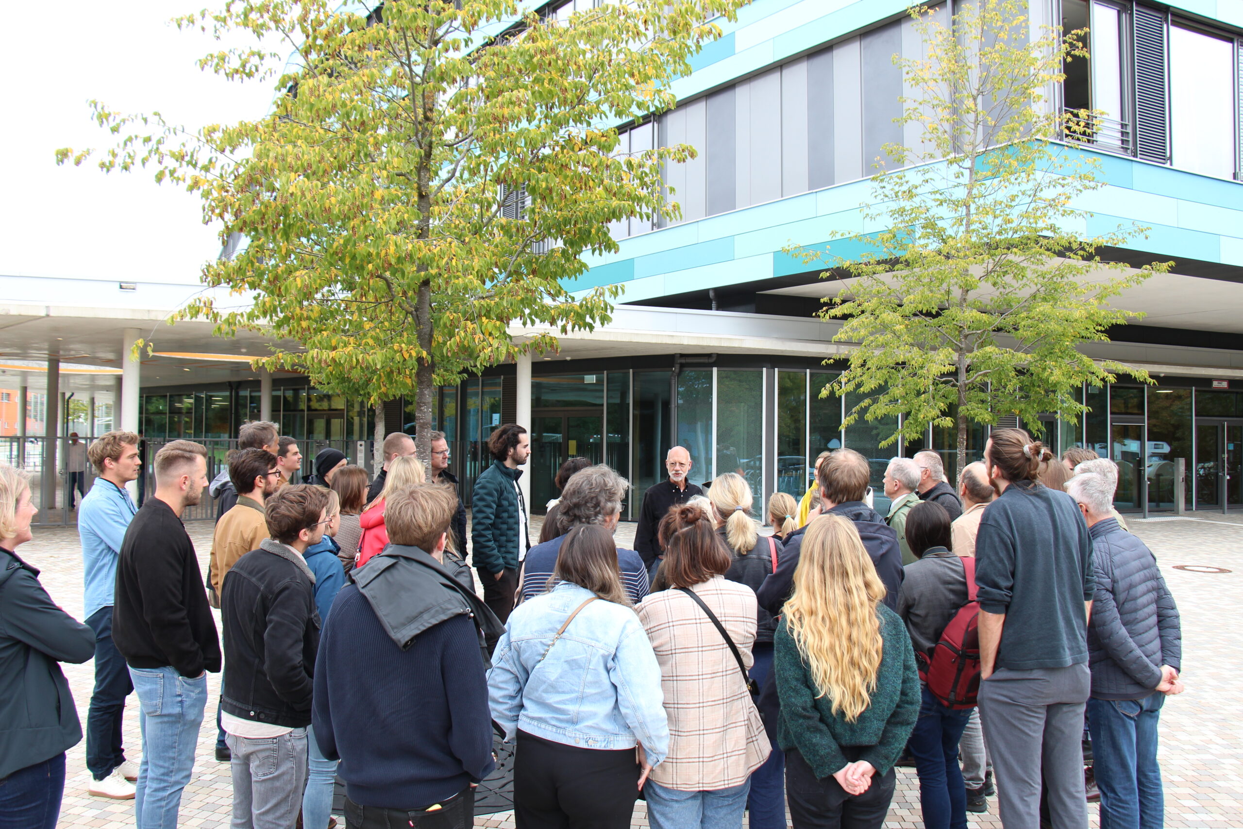 RS Heidemannstraße – pädagogisch neue Konzepte verpackt in Eiche-Pfosten-Riegel-Fassaden